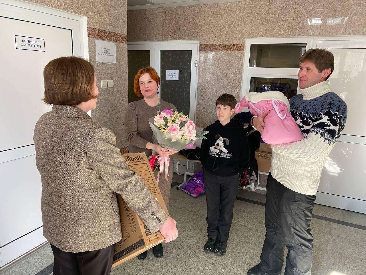 Первая омичка в роду! В семье вернувшихся на родину соотечественников на свет появился четвертый ребёнок Первая омичка в роду! В семье вернувшихся на родину соотечественников на свет появился четвертый ребёнок