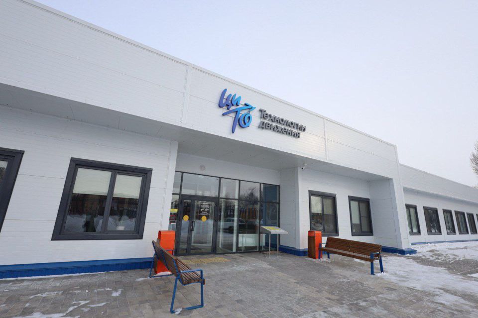 Герой России, Сенатор РФ Дмитрий Перминов вместе с двукратным паралимпийским чемпионом, руководителем Центра паралимпийской и сурдлимпийской подготовки Александром Кузюковым посетили омский Центр высокотехнологичного...