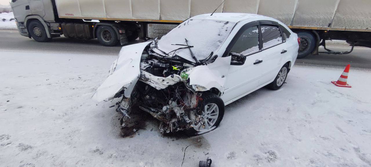 На Левобережье Омска столкнулись пять машин — двое пострадавших На Левобережье Омска столкнулись пять машин — двое пострадавших