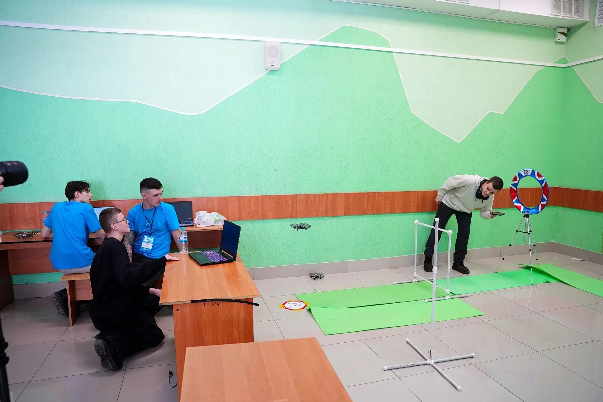 Более 100 омских школьников приняли участие в ИТ-чемпионате «АэроСТЕМ» Более 100 омских школьников приняли участие в ИТ-чемпионате «АэроСТЕМ»