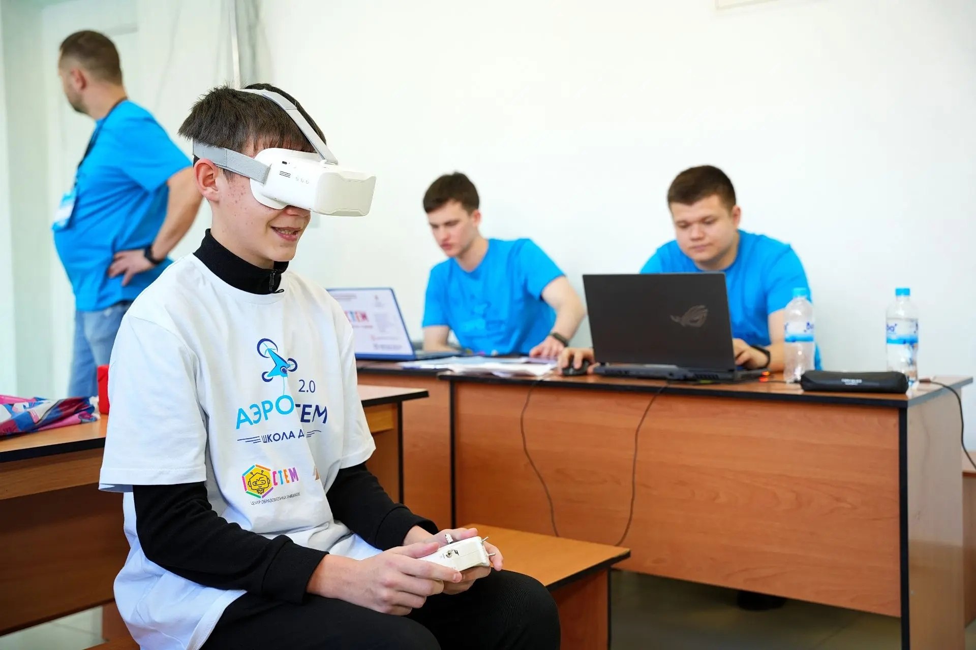 Более 100 омских школьников приняли участие в ИТ-чемпионате «АэроСТЕМ» Более 100 омских школьников приняли участие в ИТ-чемпионате «АэроСТЕМ»