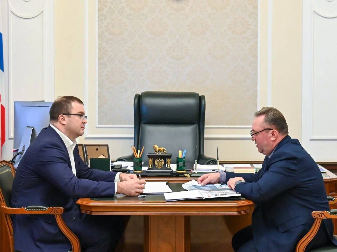 Виталий Хоценко провел рабочие встречи с главами Шербакульского и Нововаршавского районов