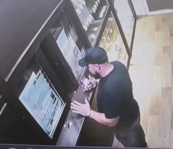 В Омске перед судом предстанет мужчина, обвиняемый в мошенничестве с мобильным телефоном в ломбарде