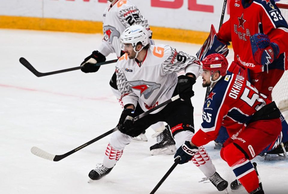 ХК «Авангард» обыграл ЦСКА в матче КХЛ со счетом 2:0 (0:0, 0:0, 2:0)