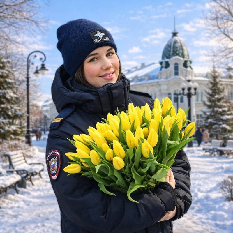 Наши сотрудницы – самые красивые, целеустремленные, трудолюбивые и, несмотря на внешнюю хрупкость, сильные духом девушки! В преддверии главного женского праздника знакомим вас с некоторыми из них