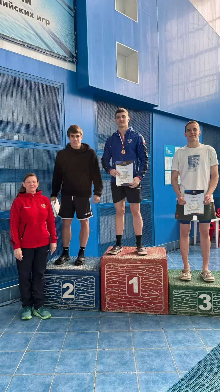 Омские пловцы разыграли медали чемпионата и первенства региона Омские пловцы разыграли медали чемпионата и первенства региона