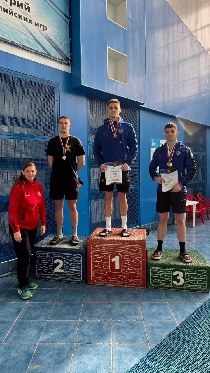 Омские пловцы разыграли медали чемпионата и первенства региона Омские пловцы разыграли медали чемпионата и первенства региона