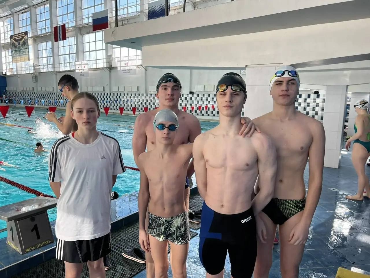 Омские пловцы разыграли медали чемпионата и первенства региона Омские пловцы разыграли медали чемпионата и первенства региона