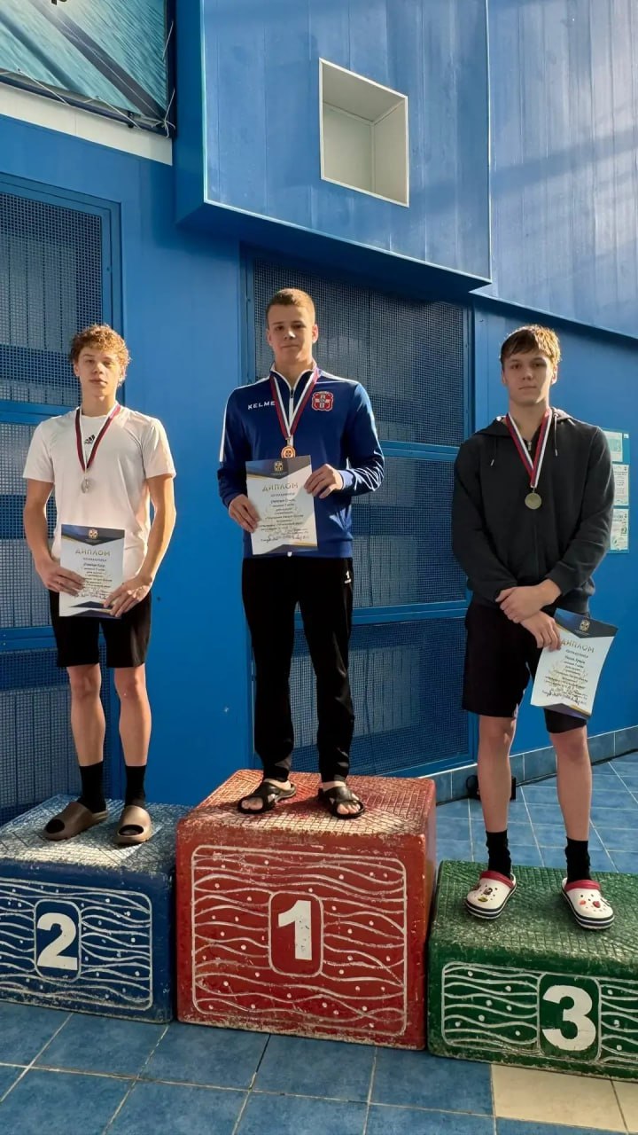 Омские пловцы разыграли медали чемпионата и первенства региона Омские пловцы разыграли медали чемпионата и первенства региона