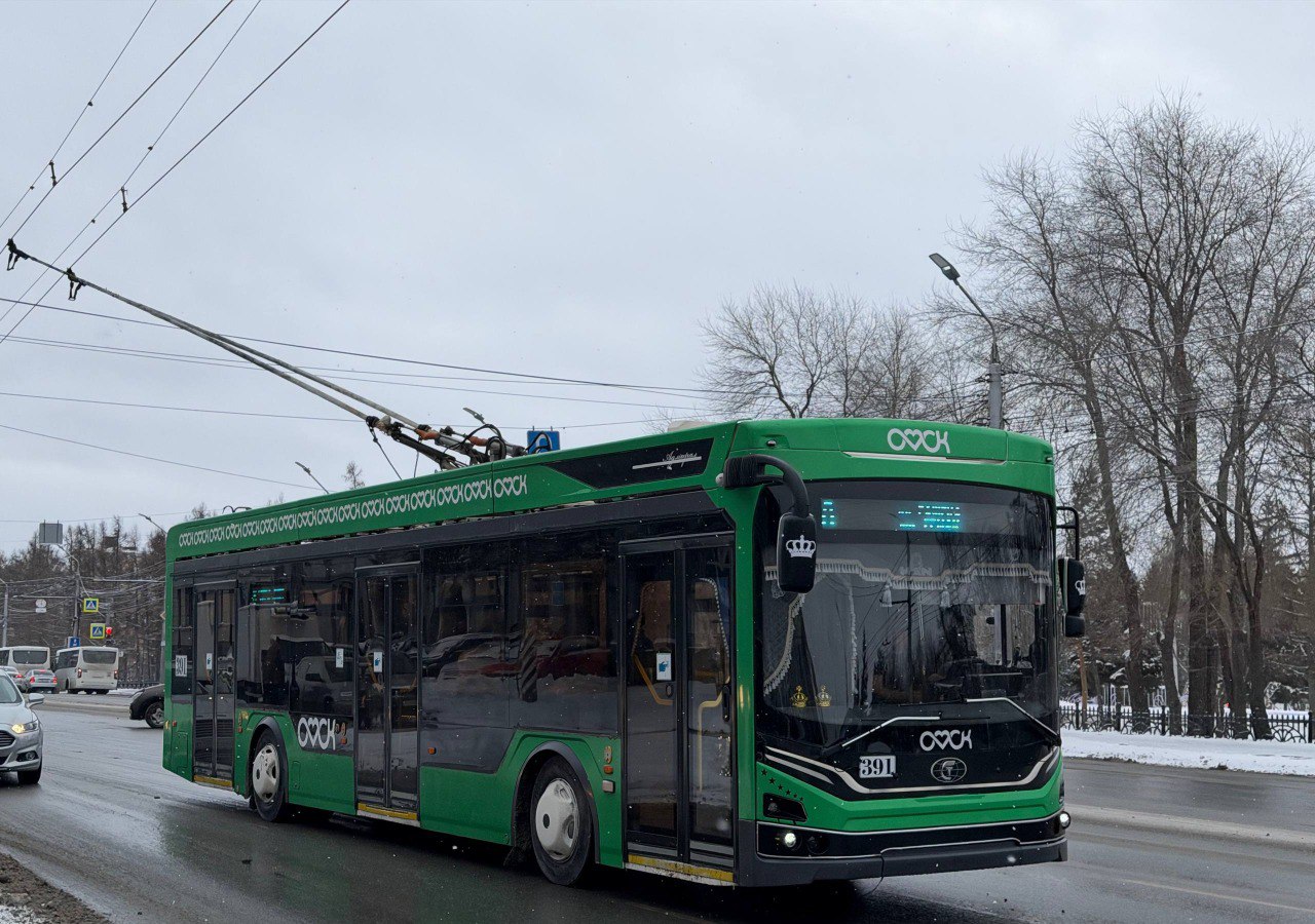 Сергей Шелест: На разворотной площадке троллейбусов в поселке «Юбилейный» будет установлен удобный диспетчерский пункт: небольшое одноэтажное здание из модульных конструкций с комфортными помещениями для диспетчера, комнатой...