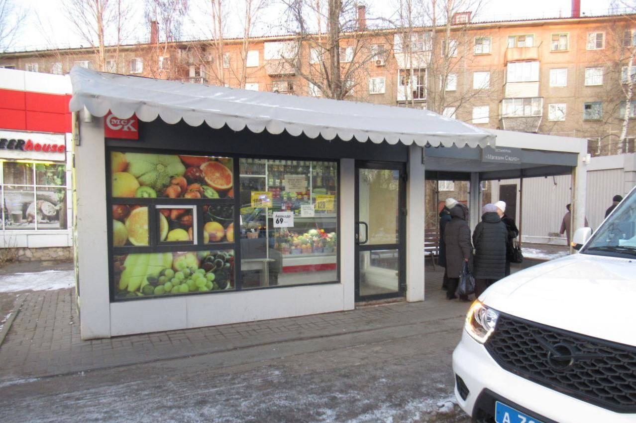 В Омске перед судом предстанет местный житель, похитивший золотое украшение у продавца торгового павильона