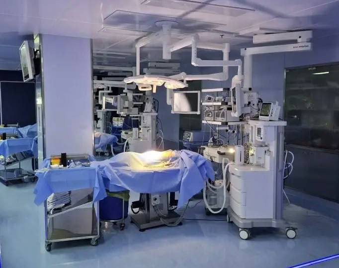 Хирурги КМХЦ внедряют в свою практику лучшие мировые методики Хирурги КМХЦ внедряют в свою практику лучшие мировые методики