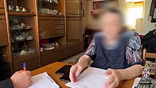 Кодовое слово «астролог»: пенсионерка передала курьеру мошенников все сбережения в рублях и валюте