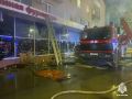 В центре Омска из-за ночного пожара в магазине тканей эвакуировали 35 человек
