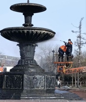 В Омске начали готовить фонтаны к летнему сезону