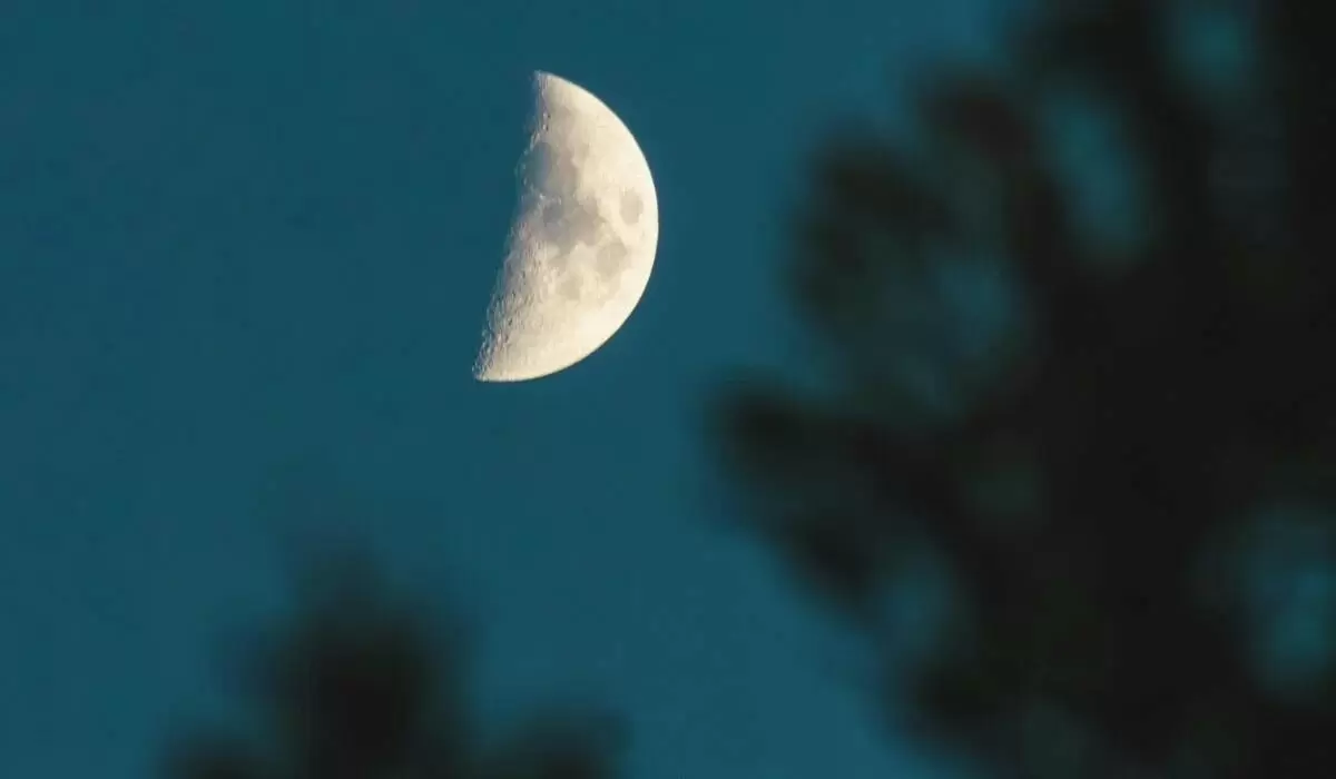 Февраль 2025: Астрологические Прогнозы и Лунные Фазы