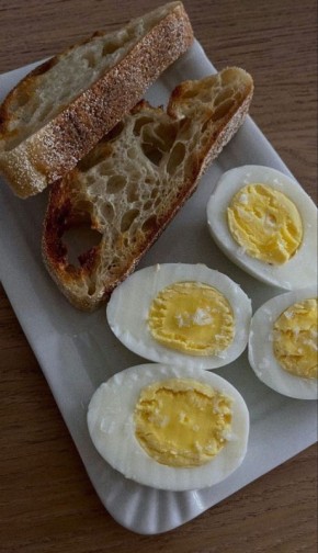 Неожиданные комбинации: с чем лучше не сочетать яйца на завтрак