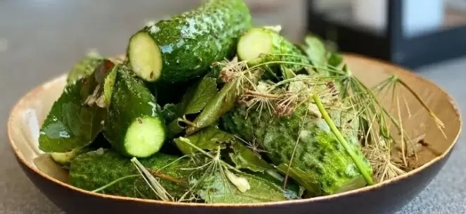 Как быстро научиться готовить идеальные малосольные огурцы: секреты о которых вы не догадывались