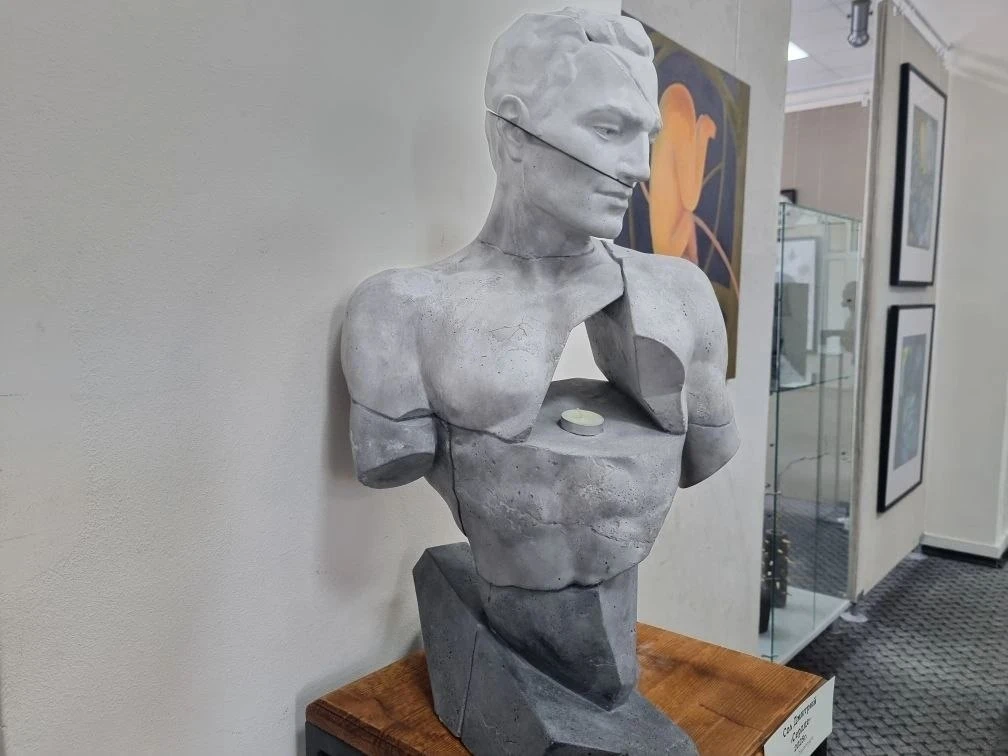 В Омске открылась VI выставка-конкурс молодых художников В Омске открылась VI выставка-конкурс молодых художников