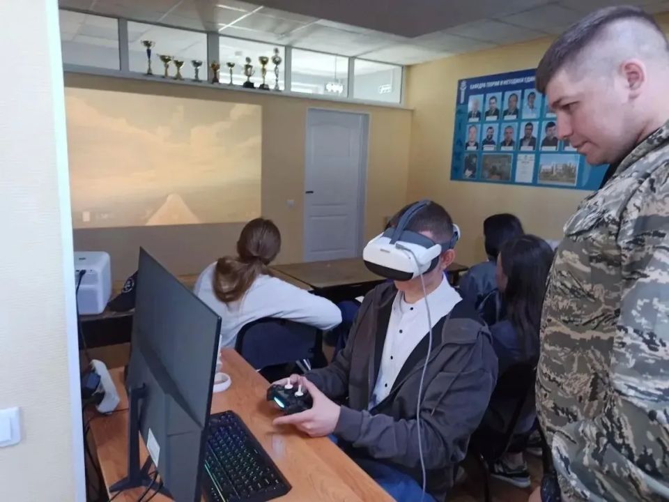 Подведены итоги масштабного проекта «Будущие защитники», который стал важным этапом в подготовке школьников к Всероссийской военно-патриотической игре «Зарница 2.0». В инициативе приняли участие более 2000 юных омичей из 38... Подведены итоги масштабного проекта «Будущие защитники», который стал важным этапом в подготовке школьников к Всероссийской военно-патриотической игре «Зарница 2.0». В инициативе приняли участие более 2000 юных омичей из 38...