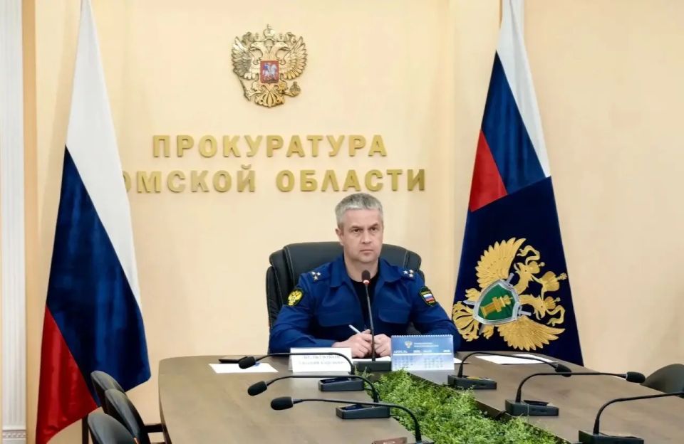 Заместитель прокурора Омской области Евгений Бельтюков провел личный прием жителей области посредством видеоконференцсвязи