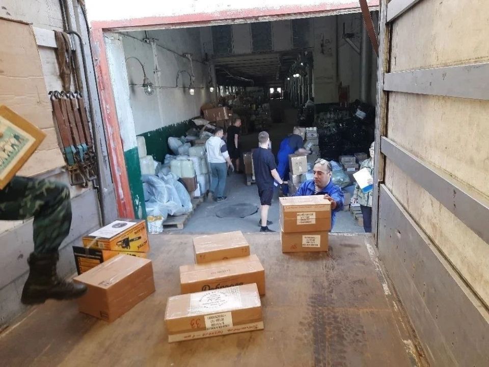 Из Омской области в Луганскую Народную Республику отправлен большегруз с гуманитарной помощью Из Омской области в Луганскую Народную Республику отправлен большегруз с гуманитарной помощью