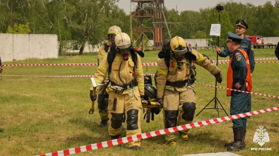 В Омске стартовал конкурс на звание лучшего звена газодымозащитной службы В Омске стартовал конкурс на звание лучшего звена газодымозащитной службы