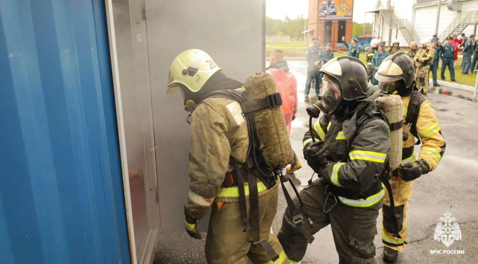 В Омске стартовал конкурс на звание лучшего звена газодымозащитной службы В Омске стартовал конкурс на звание лучшего звена газодымозащитной службы