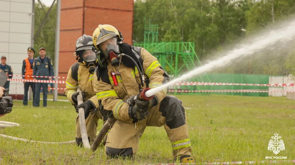 В Омске стартовал конкурс на звание лучшего звена газодымозащитной службы В Омске стартовал конкурс на звание лучшего звена газодымозащитной службы