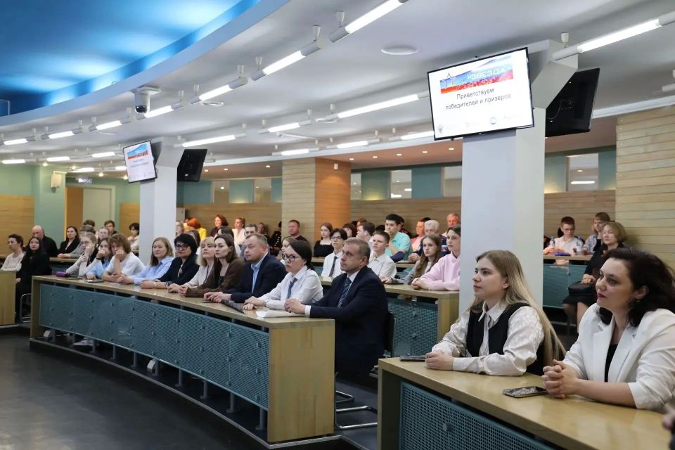 «Звезда» инженерных талантов: в ОмГТУ наградили лучших олимпиадников «Звезда» инженерных талантов: в ОмГТУ наградили лучших олимпиадников
