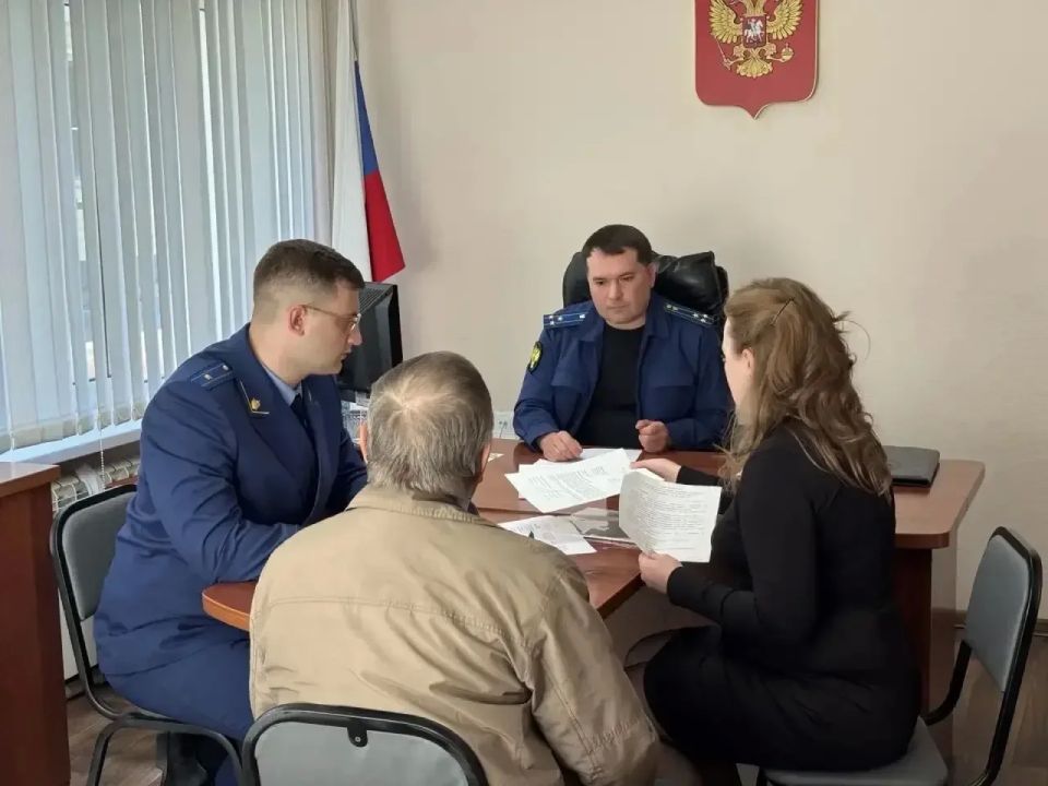 Заместитель прокурора Омской области Дмитрий Попов провел личный прием жителей Называевского района Заместитель прокурора Омской области Дмитрий Попов провел личный прием жителей Называевского района