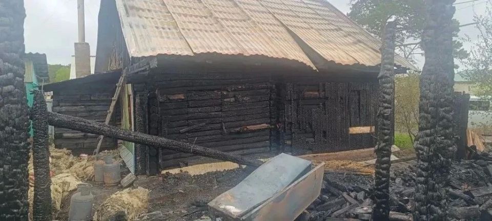 В Муромцевском районе при пожаре в частном доме погибли двое пожилых омичей В Муромцевском районе при пожаре в частном доме погибли двое пожилых омичей