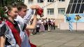 Подарок, который запомнится: выпускникам гимназии № 146 вручили сертификаты в парк «Вокруг света»