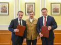 Виталий Хоценко подписал соглашение с председателем Союза театральных деятелей России Владимиром Машковым