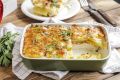 Нежная картофельная запеканка с курицей и расплавленным сыром