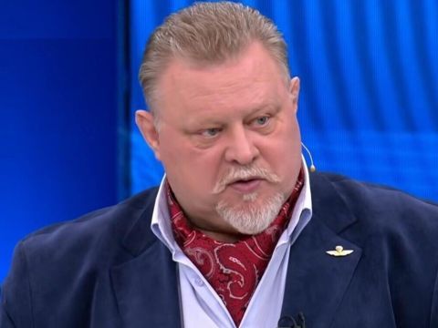 Владислав Шурыгин: От себя добавим - крайне мало вероятно, что дроны пролетели 2500 км, по пути перемахнув через Урал и не были обнаружены