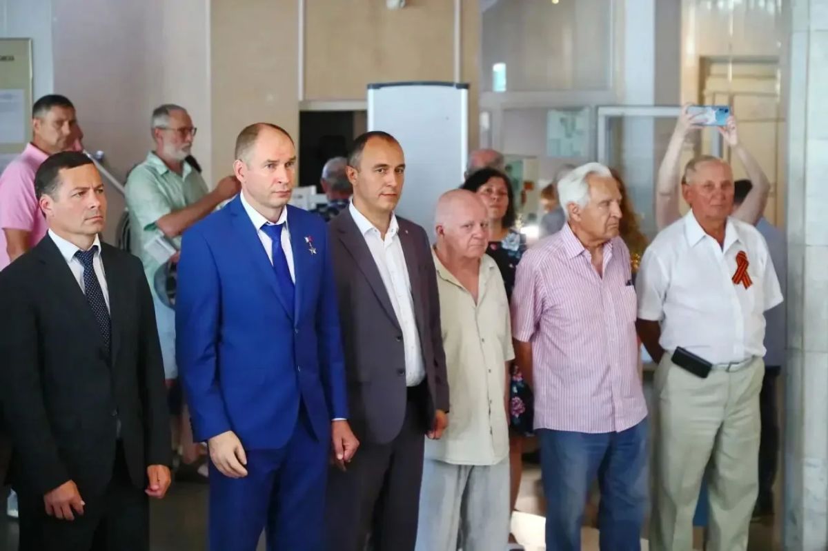 В администрации Центрального округа сегодня открылся выставочный стенд «Герои России – Гордость Омской области» В администрации Центрального округа сегодня открылся выставочный стенд «Герои России – Гордость Омской области»