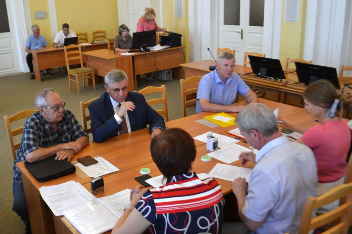 Три кандидата представили в Избирательную комиссию Омской области документы на выдвижение на выборах депутатов Государственной Думы девятого созыва: Три кандидата представили в Избирательную комиссию Омской области документы на выдвижение на выборах депутатов Государственной Думы девятого созыва: