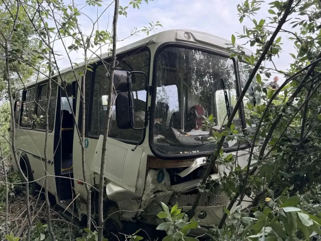 В Омской области пассажирский автобус «вылетел» в кювет — есть пострадавшие В Омской области пассажирский автобус «вылетел» в кювет — есть пострадавшие
