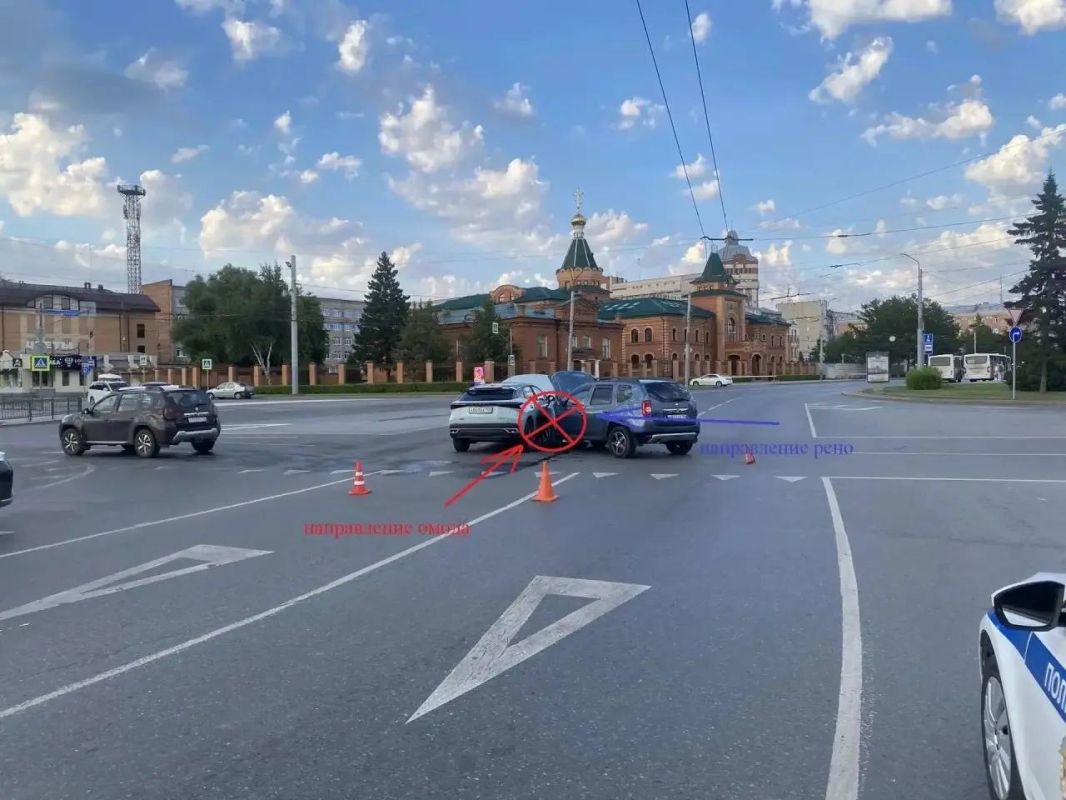 В центре Омска в ДТП пострадали мать и годовалый ребенок