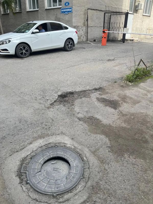 Омичи беспокоятся из-за небезопасного люка