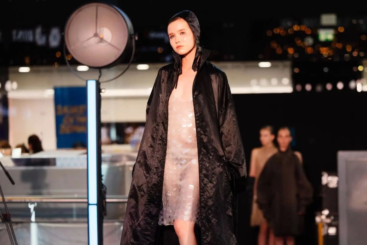 Выпускница Омского Политеха Алина Журба забрала Гран-при Omsk Fashion Weekend с коллекцией «Метаморфозы» Выпускница Омского Политеха Алина Журба забрала Гран-при Omsk Fashion Weekend с коллекцией «Метаморфозы»