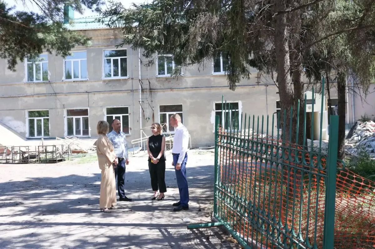 В Омске обновляют стационар, где будущие мамы смогут получить всё необходимое в одном месте В Омске обновляют стационар, где будущие мамы смогут получить всё необходимое в одном месте