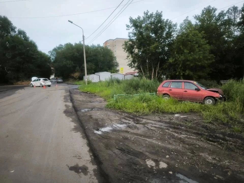 Автоинспекторы устанавливают обстоятельства двух автоаварий с участием несовершеннолетних Автоинспекторы устанавливают обстоятельства двух автоаварий с участием несовершеннолетних