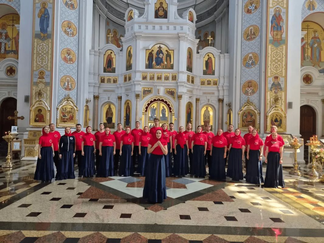Омский русский народный хор вернулся с XXXV Международного фестиваля искусств «Славянский базар в Витебске» Омский русский народный хор вернулся с XXXV Международного фестиваля искусств «Славянский базар в Витебске»