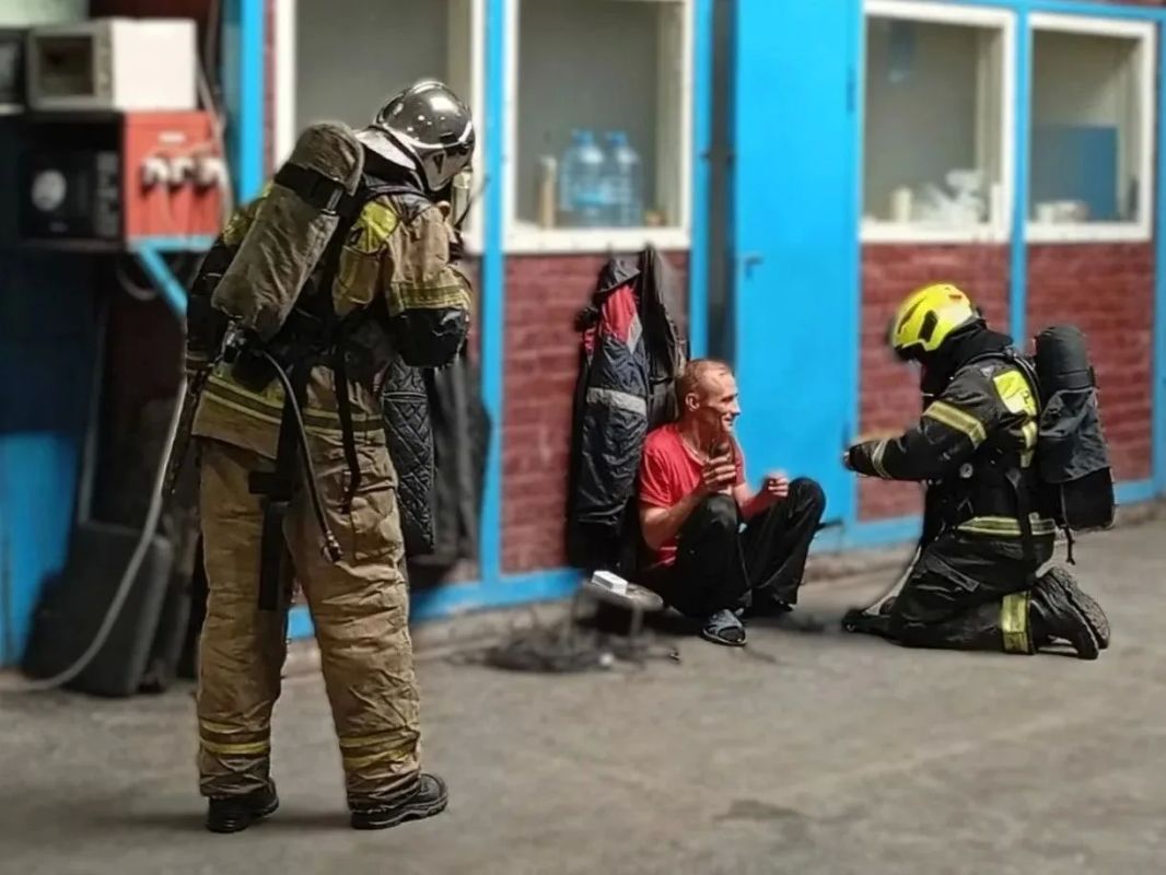 На территории троллейбусного депо прошли учения по пожарной безопасности На территории троллейбусного депо прошли учения по пожарной безопасности