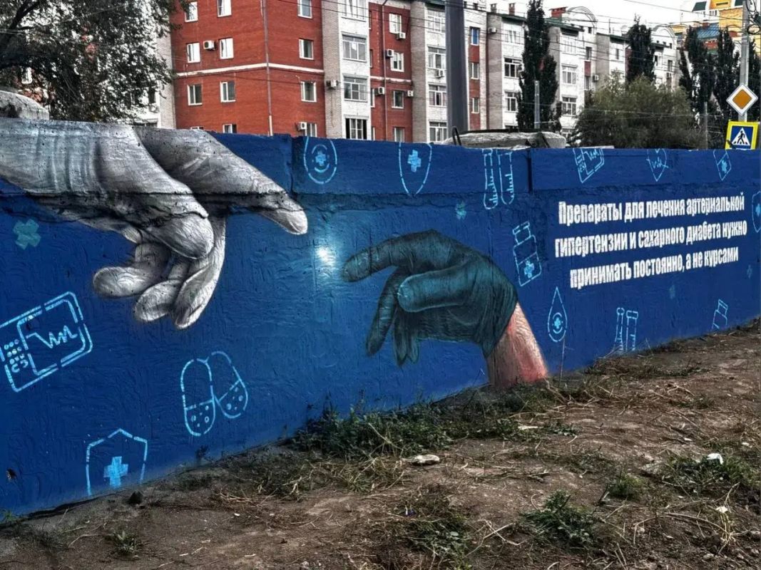 В Омске появились муралы, которые напоминают о здоровье В Омске появились муралы, которые напоминают о здоровье