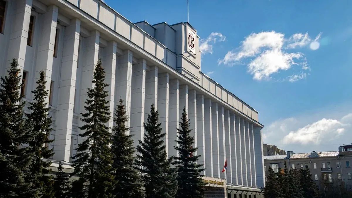 Омский губернатор нашел себе двух полпредов