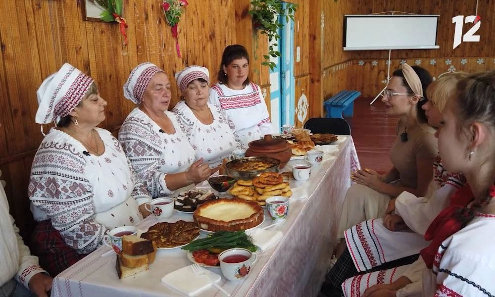 Как правильно кадрить по-сибирски? Ответ — в новом выпуске программы «Национальный характер» (0+) Как правильно кадрить по-сибирски? Ответ — в новом выпуске программы «Национальный характер» (0+)