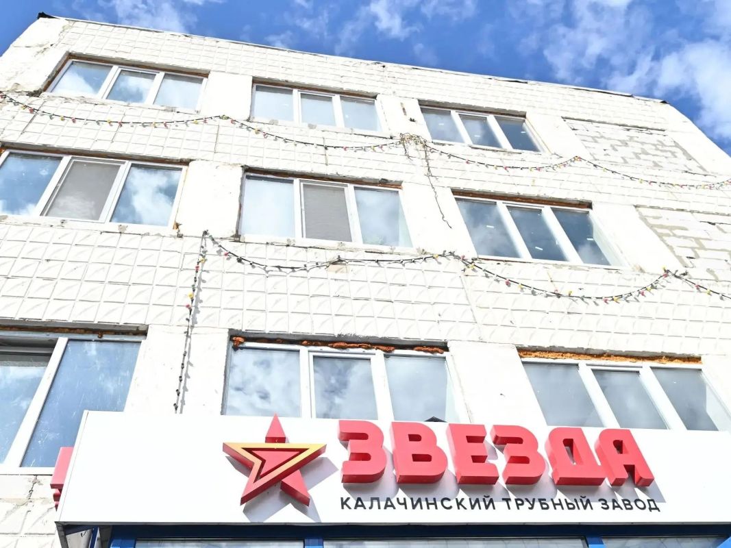 Виталий Хоценко посетил трубный завод «Звезда» в Калачинске Виталий Хоценко посетил трубный завод «Звезда» в Калачинске